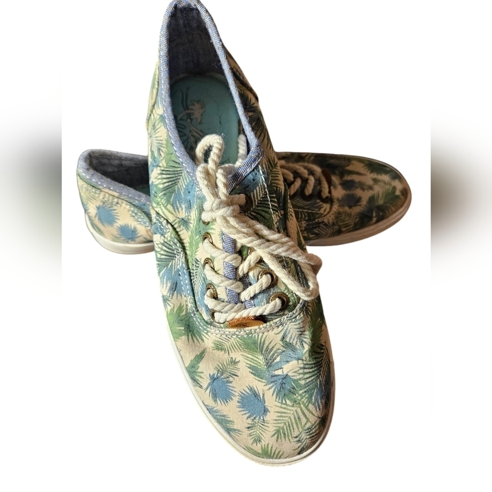 Margaritaville womens seafoam denim tropical beach casual sneakers size 7.5.